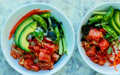 3 ways to eat salmon raw. It's safe to eat salmon raw as long at you follow freezing guidelines. Here are 3 ways to eat salmon raw including this delicious poke. 